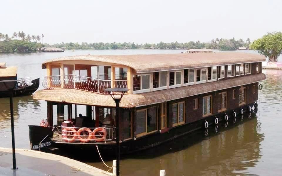 Top HouseBoat Provides in kerala Backwater Reunion: Alappuzha Houseboat Escape