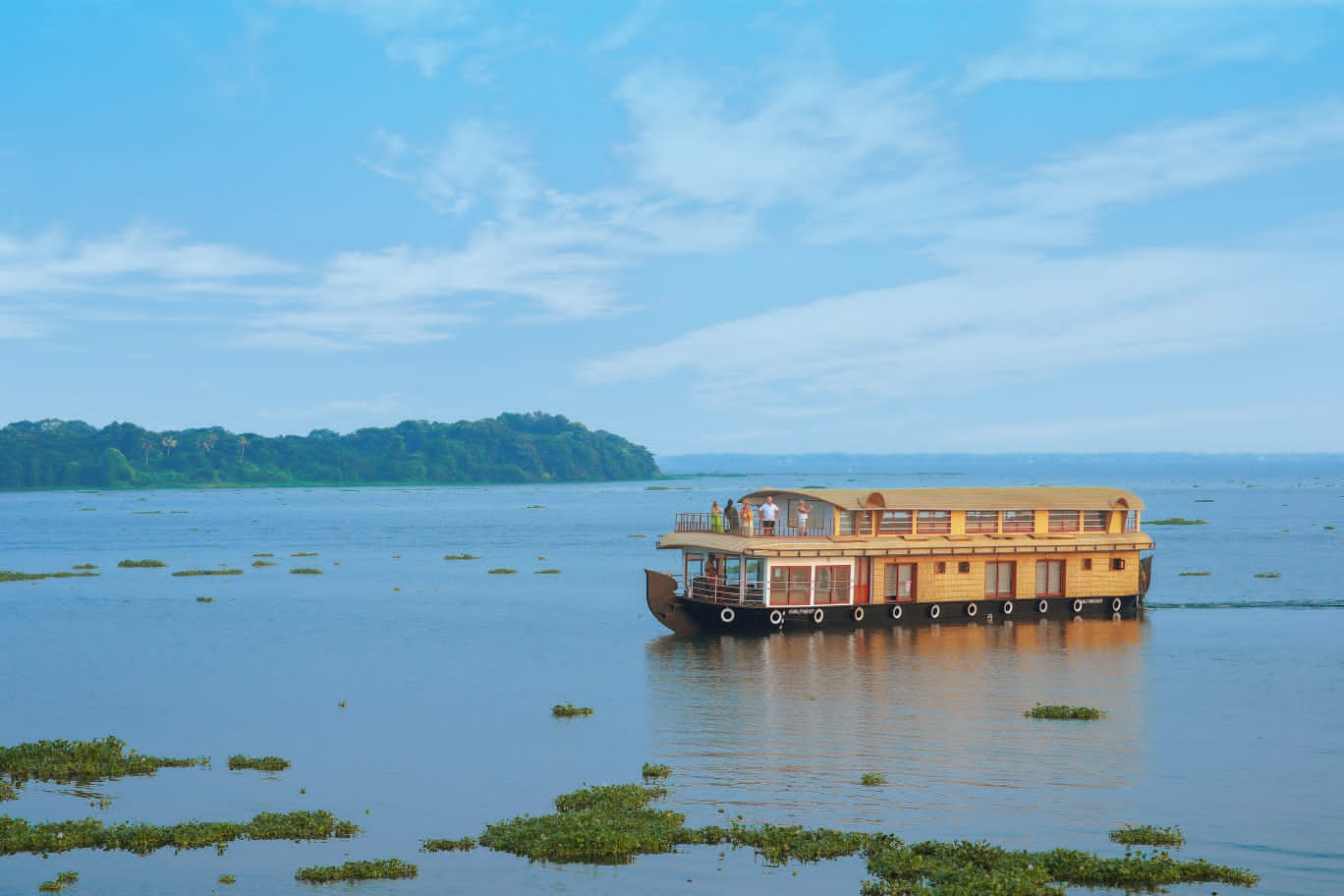 Top HouseBoat Provides in kerala Backwater to Beachfront: Day Cruise & Coastal Stay